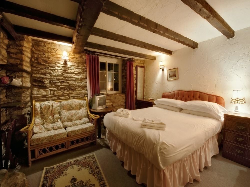 Old Church House Inn Ньютон Эбэт Экстерьер фото