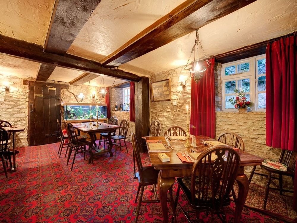 Old Church House Inn Ньютон Эбэт Экстерьер фото